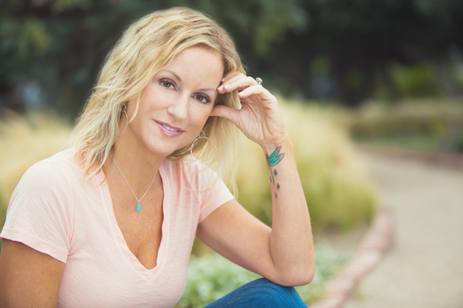 MediaKit_AuthorPhoto_SecondChanceinLaguna